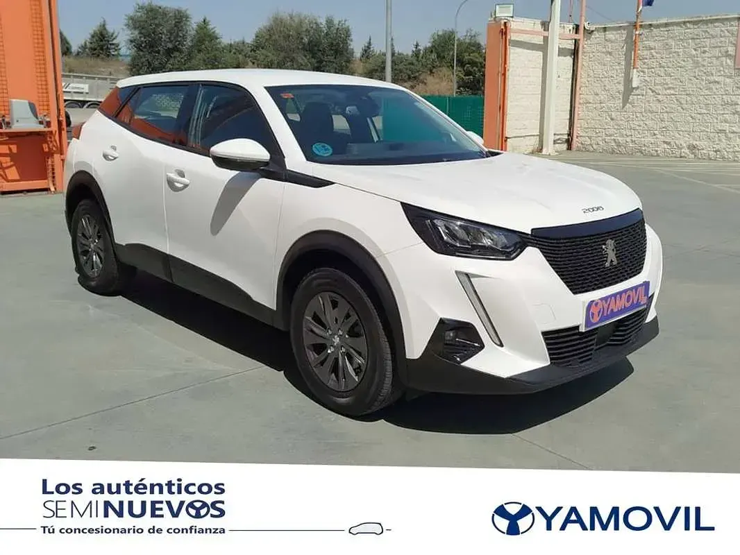 Usado Peugeot 2008 Active 110 CV (80 kW) 2021 Blanco SUV