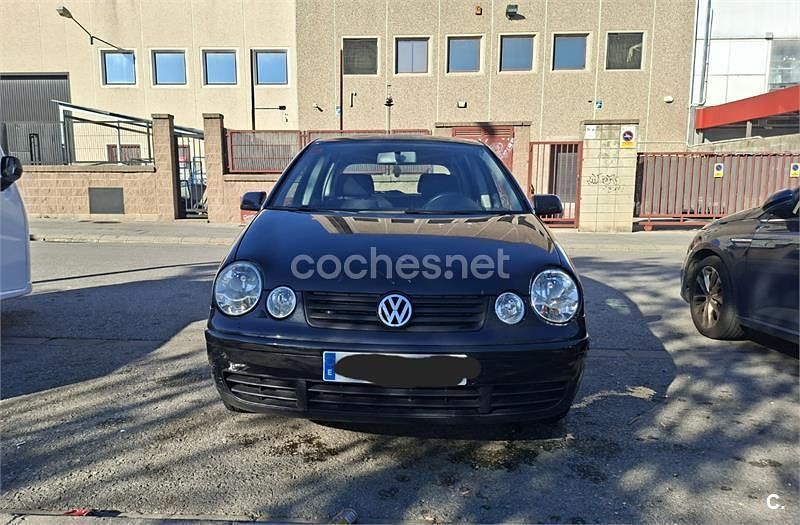 Begagnad VW Polo Highline 100 HK (73 kW) 2003 Svart Sedan