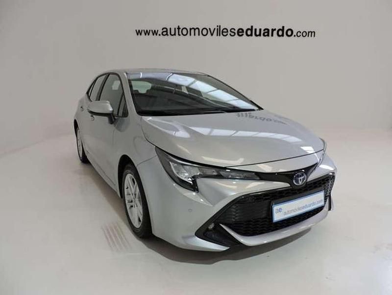 Usado Toyota Corolla 140 CV (102 kW) 2023 Plateado Berlina