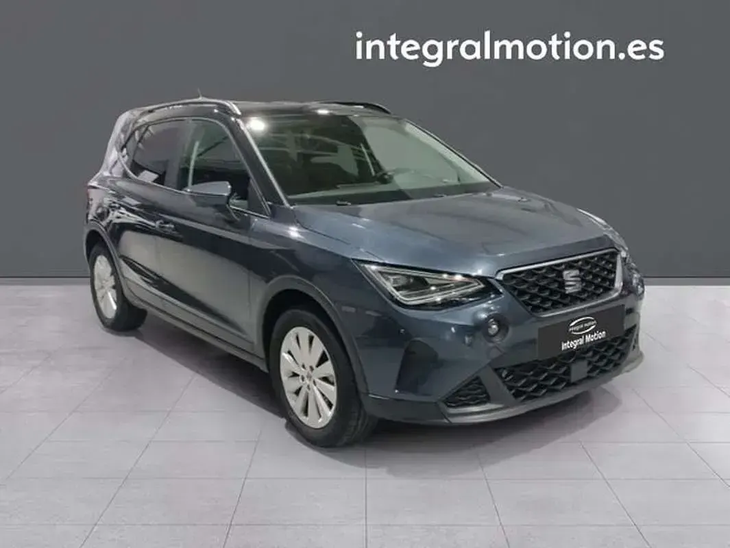 Usado Seat Arona Style 116 CV (85 kW) 2025 Gris SUV
