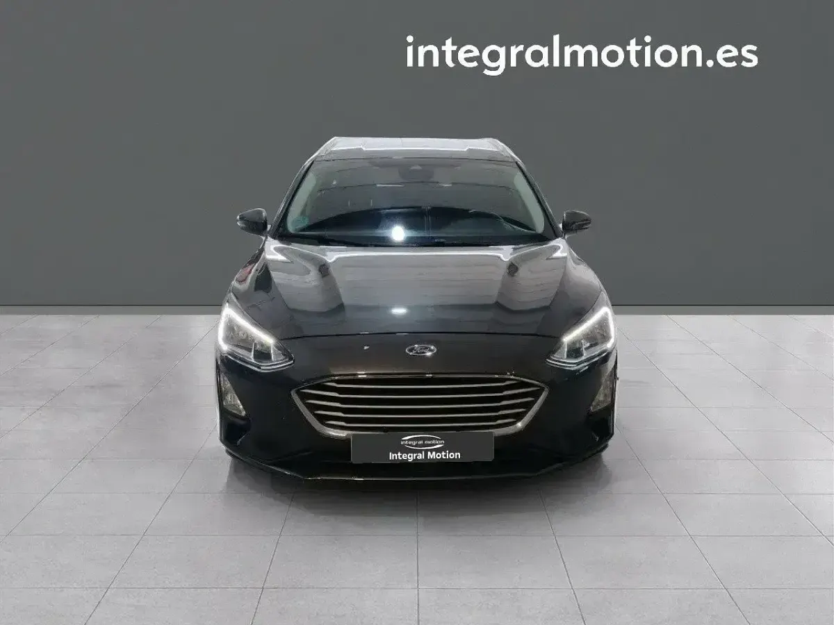 Usado Ford Focus Trend 120 CV (88 kW) 2019 Marrón Familiar