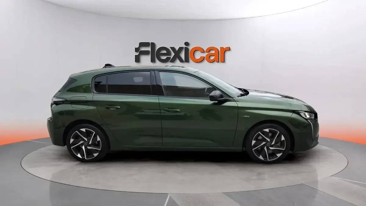 Usado Peugeot 308 Allure 180 CV (132 kW) 2022 Verde Berlina