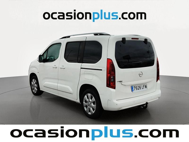 Usado Opel Combo Innovation 131 CV (96 kW) 2020 Blanco Monovolumen