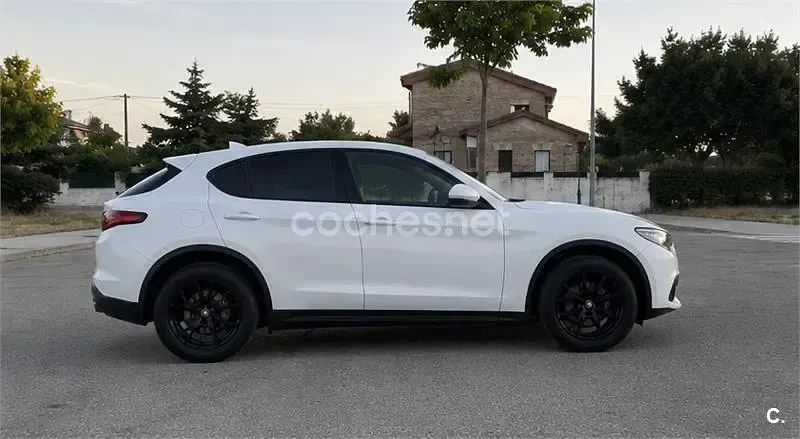 Usado Alfa Romeo Stelvio Super 160 CV (117 kW) 2019 Blanco SUV