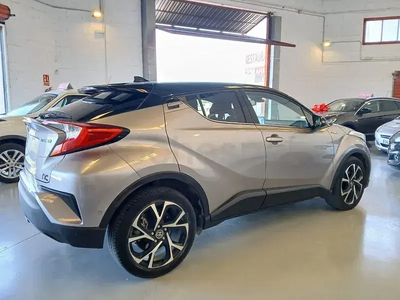 Usado Toyota C-HR Plus 122 CV (89 kW) 2019 Gris / plata SUV