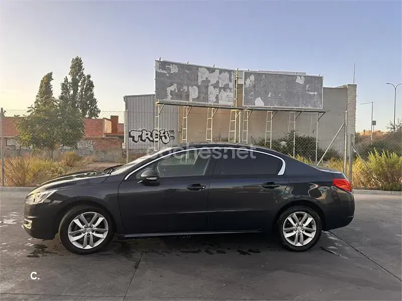 Usado Peugeot 508 Active 112 CV (82 kW) 2011 Azul Berlina