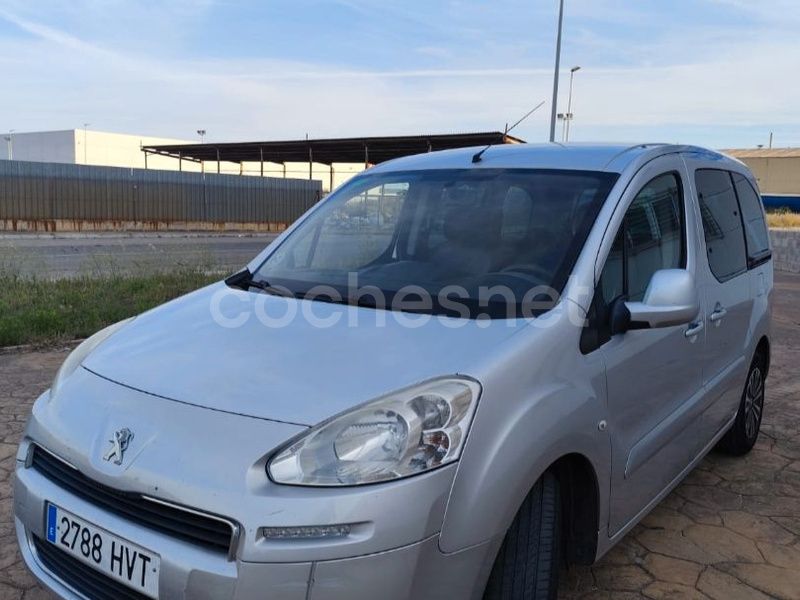 Gris / plata Usado 2014 Peugeot Partner Tepee Style Monovolumen | 7300 € (Super precio) - Imagen 1/4