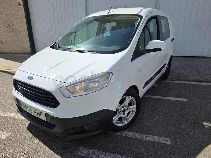 Usado Ford Tourneo Courier Ambiente 95 CV (69 kW) 2018 Blanco Monovolumen
