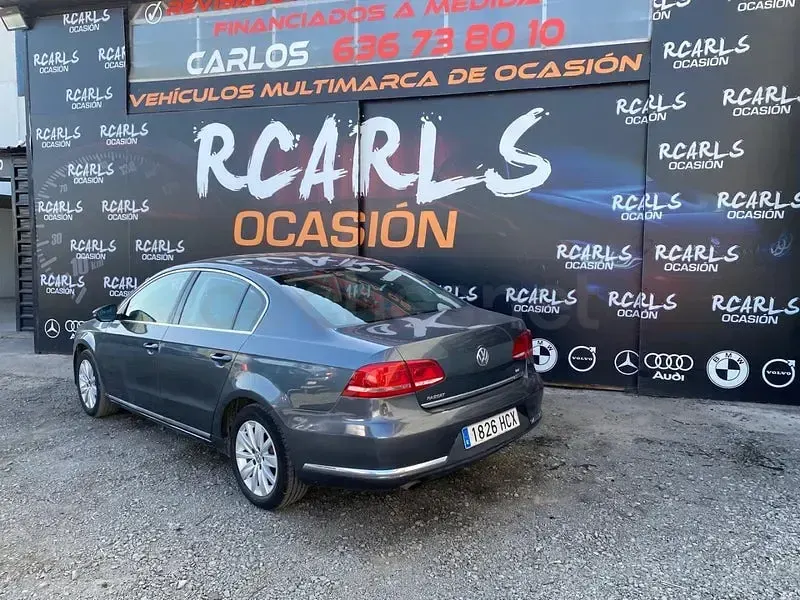 Usado VW Passat Advance 105 CV (77 kW) 2011 Gris / plata Familiar