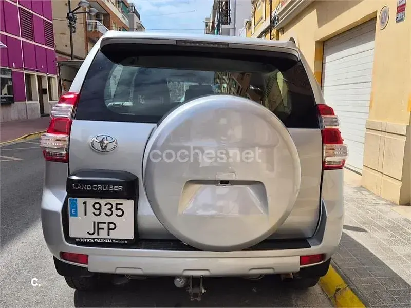 Usado Toyota Land Cruiser 190 CV (139 kW) 2015 Gris / plata SUV