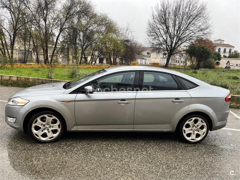 Usado Ford Mondeo Titanium 140 CV (102 kW) 2008 Gris / plata Berlina