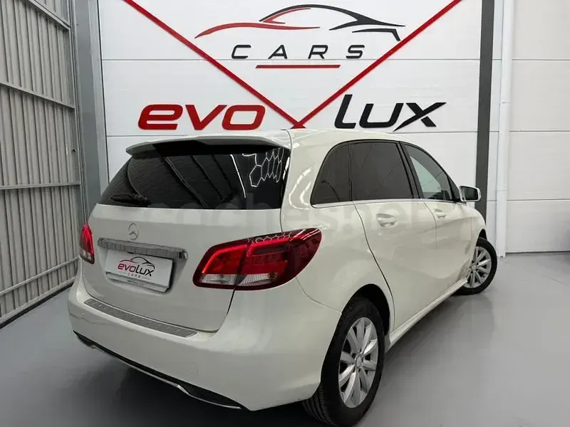 Occasion Mercedes B180 Urban 109 PK (80 kW) 2016 Wit MPV
