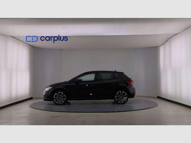 Usado Seat Ibiza FR 116 CV (85 kW) 2024 Negro Utilitario
