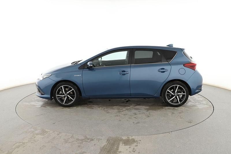 Usado Toyota Auris Hybrid 136 CV (100 kW) 2017 Azul Berlina