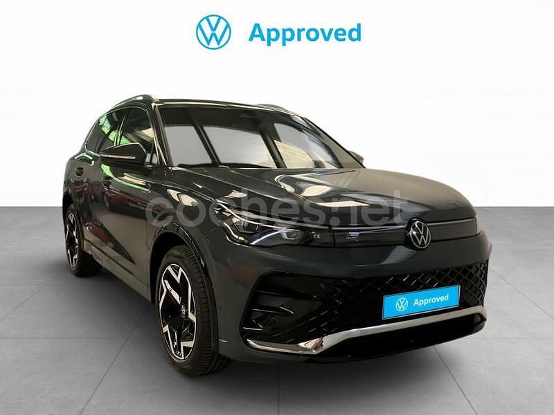Gris / plata Usado 2025 VW Tiguan R-line SUV | 43.990 € (Caro) - Imagen 1/4