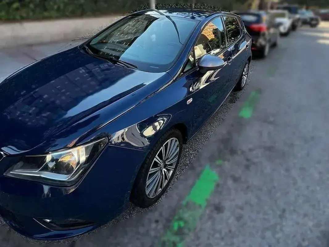 Usado Seat Ibiza CONNECT 95 CV (69 kW) 2016 Azul Berlina
