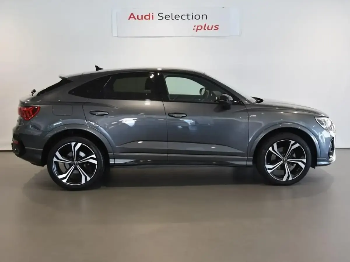 Usado Audi Q3 Sportback 150 CV (110 kW) 2025 Gris/plata SUV