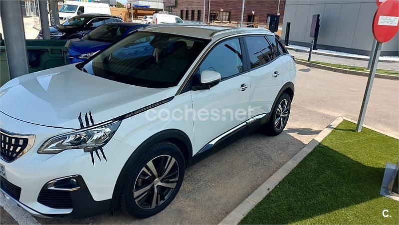 Usado Peugeot 3008 Allure 130 CV (95 kW) 2019 Blanco SUV