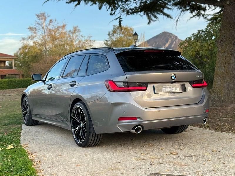 Usado BMW 318 M Sport 150 CV (110 kW) 2023 Gris / plata Familiar