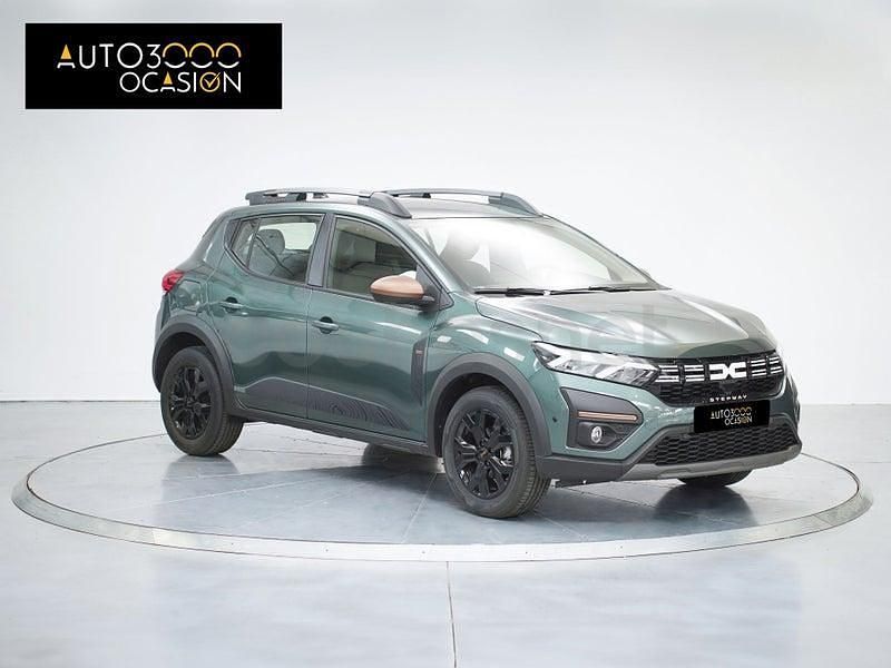Usado Dacia Sandero Extreme 101 CV (74 kW) 2025 Verde Berlina