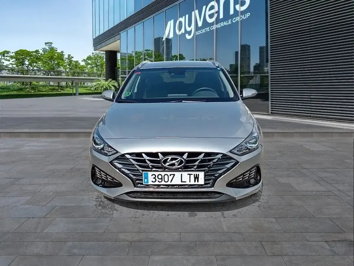 Usado Hyundai i30 120 CV (88 kW) 2021 Gris Familiar