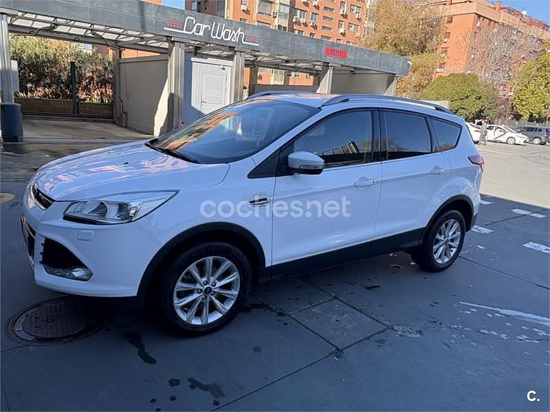 Blanco Usado 2015 Ford Kuga Titanium SUV | 12.900 € (Caro) - Imagen 1/4