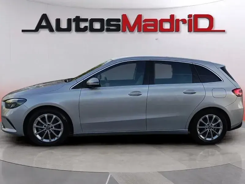 Usado Mercedes B180 116 CV (85 kW) 2019 Gris / plata Utilitario