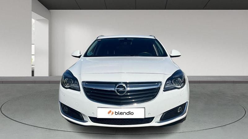 Usado Opel Insignia Selective 136 CV (100 kW) 2017 Blanco Familiar