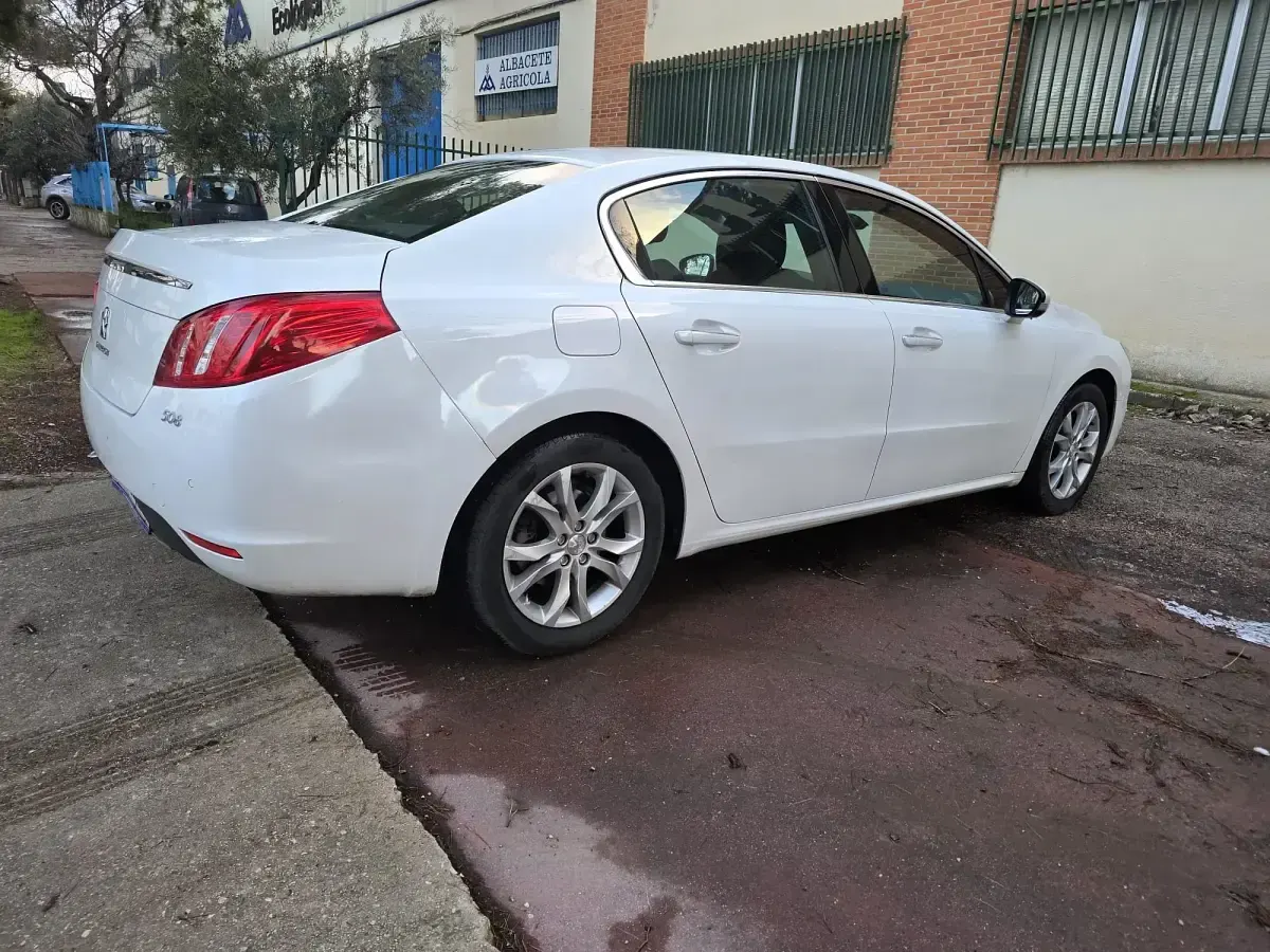 Usado Peugeot 508 Allure 163 CV (119 kW) 2012 Blanco Berlina