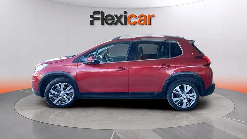 Usado Peugeot 2008 Allure+ 131 CV (96 kW) 2017 Rojo SUV