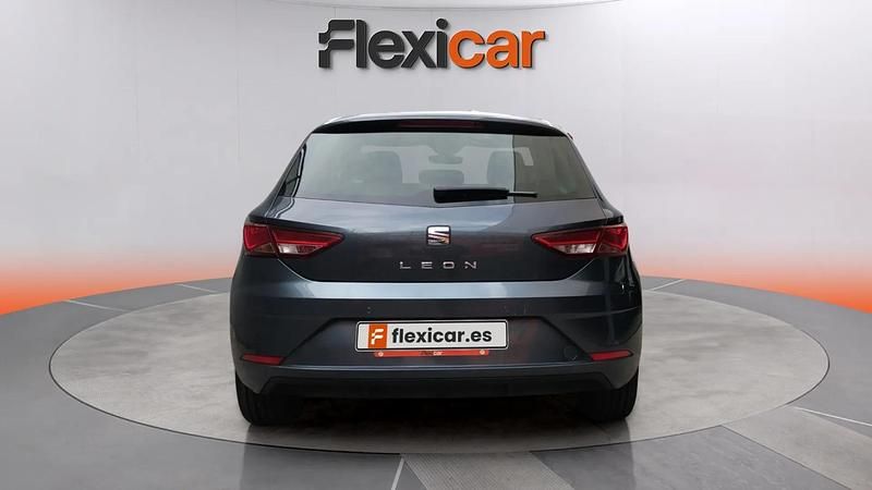 Usado Seat Leon ST Style 131 CV (96 kW) 2020 Gris Familiar