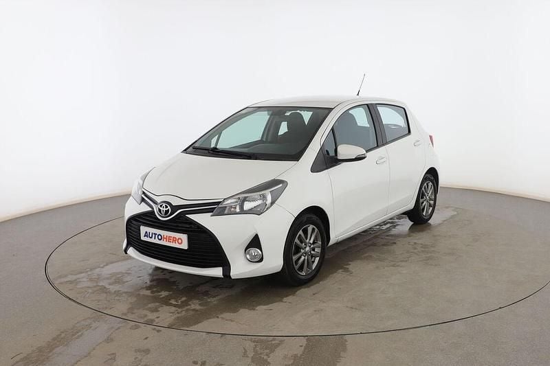 Blanco Usado 2015 Toyota Yaris City Utilitario | 9599 € (Precio justo) - Imagen 1/3