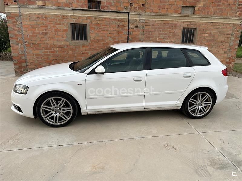 Blanco Usado 2011 Audi A3 Sportback Ambition Berlina | 9400 € (Precio justo) - Imagen 1/4