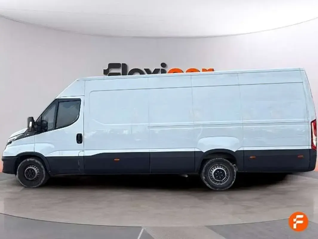 Usado Iveco Daily 156 CV (114 kW) 2023 Blanco Van
