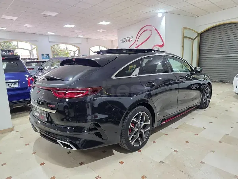 Usado Kia ProCeed GT-Line 136 CV (100 kW) 2019 Negro Familiar