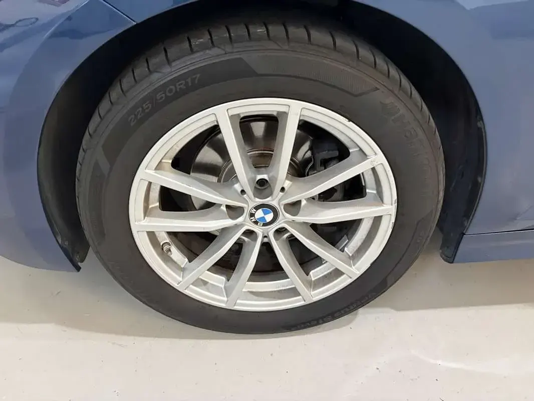 Usado BMW 318 150 CV (110 kW) 2023 Azul Familiar