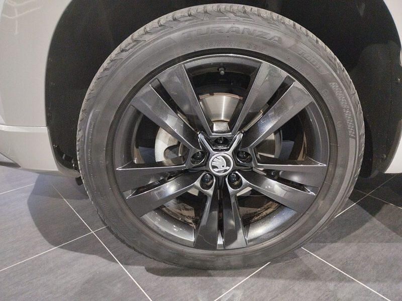 Usado Skoda Karoq SportLine 150 CV (110 kW) 2021 Gris SUV