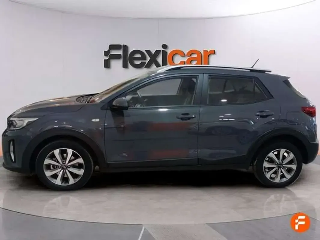 Usado Kia Stonic 101 CV (74 kW) 2021 Gris SUV