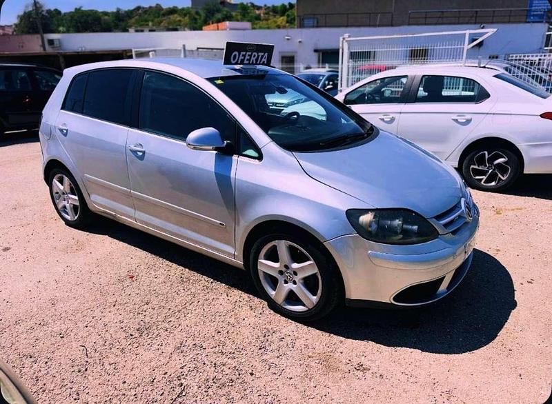 Usado VW Golf IV Trendline 105 CV (77 kW) 2005 Gris Utilitario