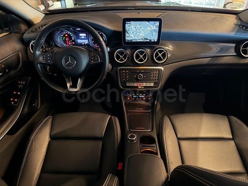 Usado Mercedes GLA200 156 CV (114 kW) 2020 Gris / plata SUV