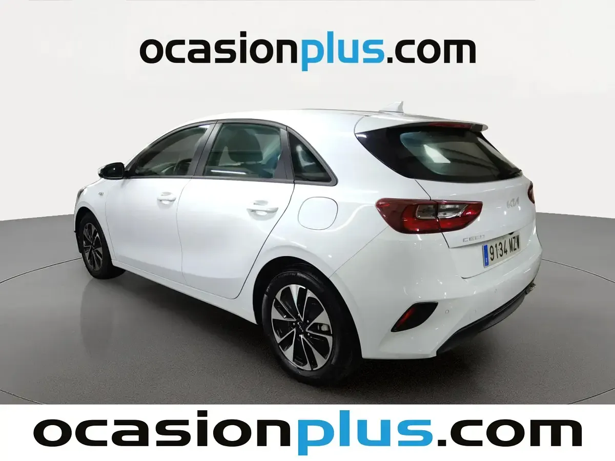 Usado Kia Ceed 101 CV (74 kW) 2025 Blanco Utilitario