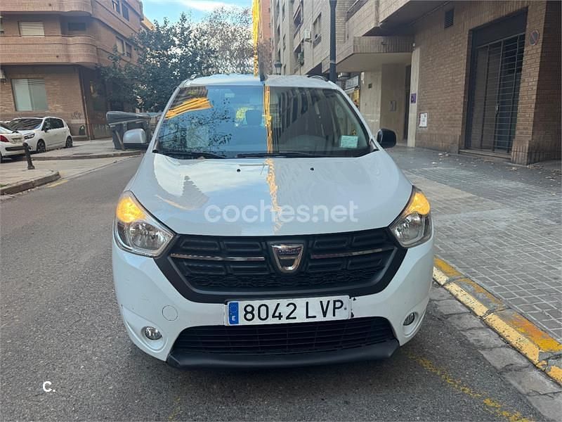 Usado Dacia Lodgy Comfort 115 CV (84 kW) 2021 Blanco Monovolumen