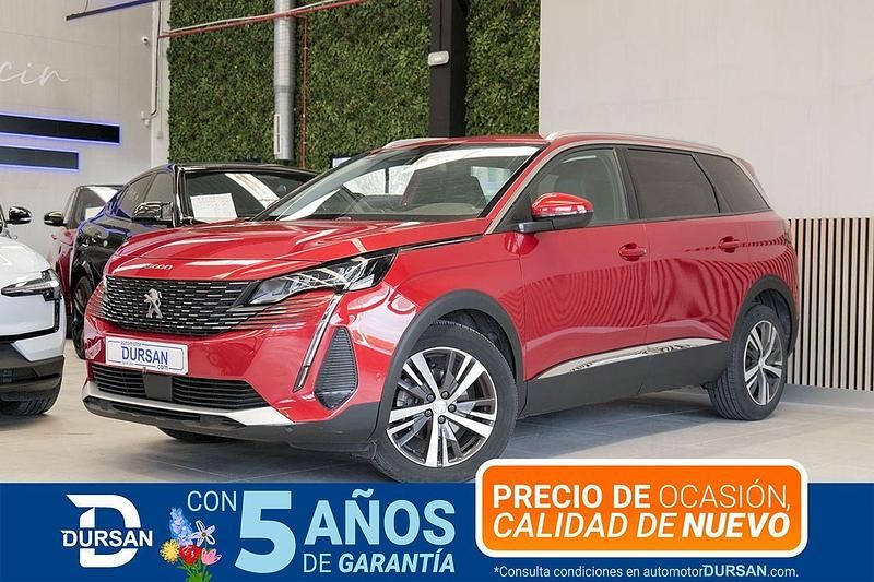 Usado Peugeot 5008 Allure 130 CV (95 kW) 2021 Rojo SUV