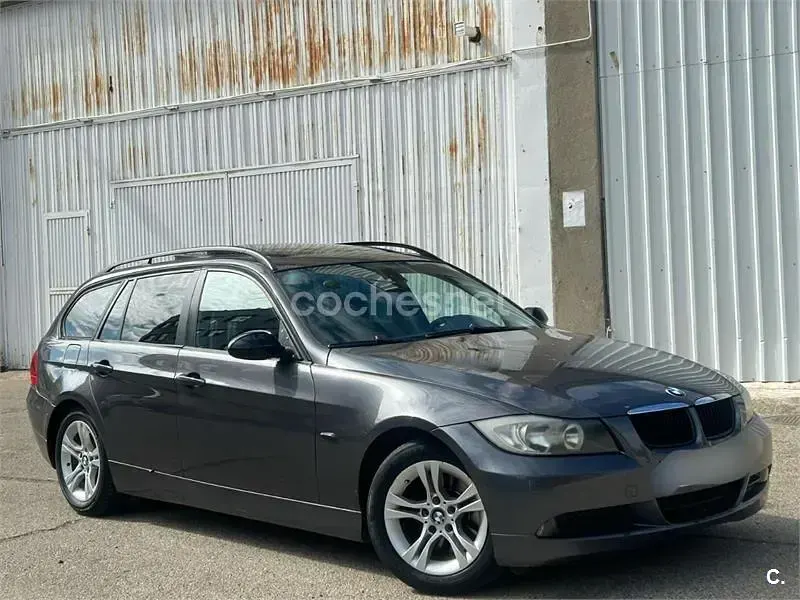 Usado BMW 318 122 CV (89 kW) 2008 Gris / plata Familiar