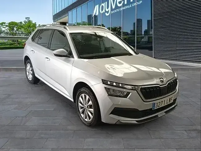 Usado Skoda Kamiq 95 CV (69 kW) 2022 Gris SUV