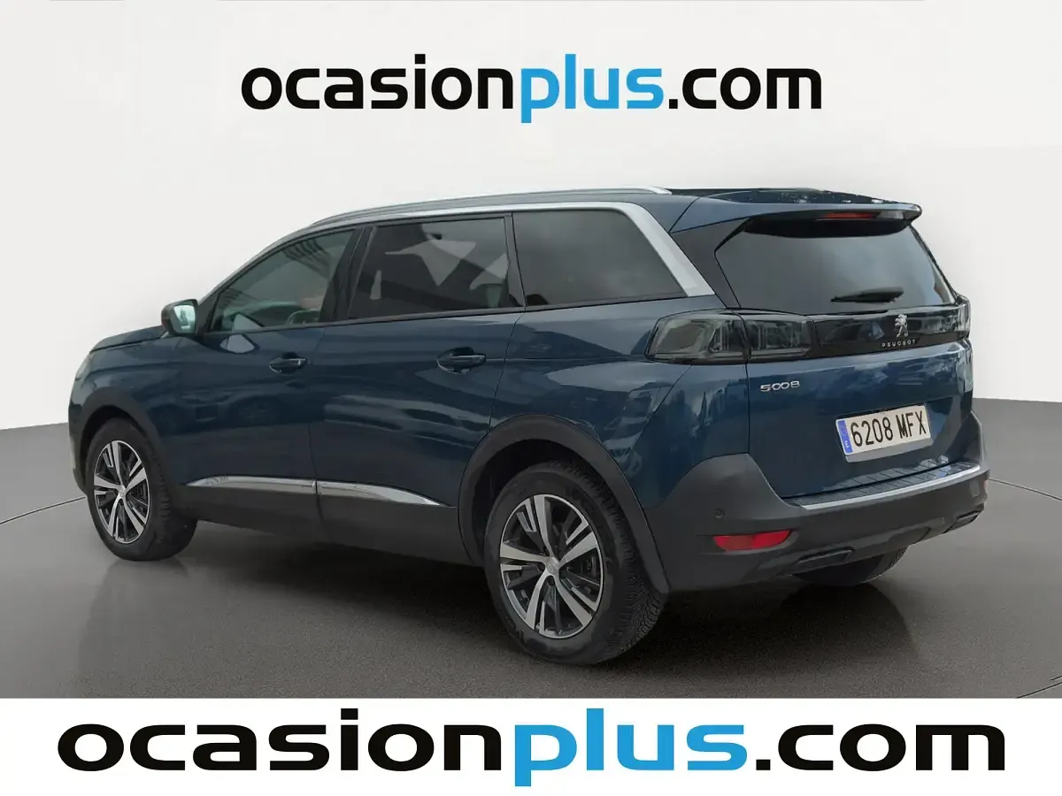 Używany Peugeot 5008 Allure 131 KM (96 kW) 2023 Niebieski SUV
