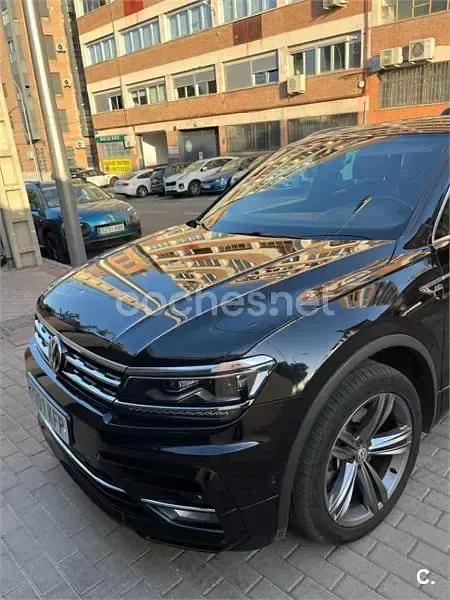 Usado VW Tiguan Sportline 180 CV (132 kW) 2017 Negro SUV