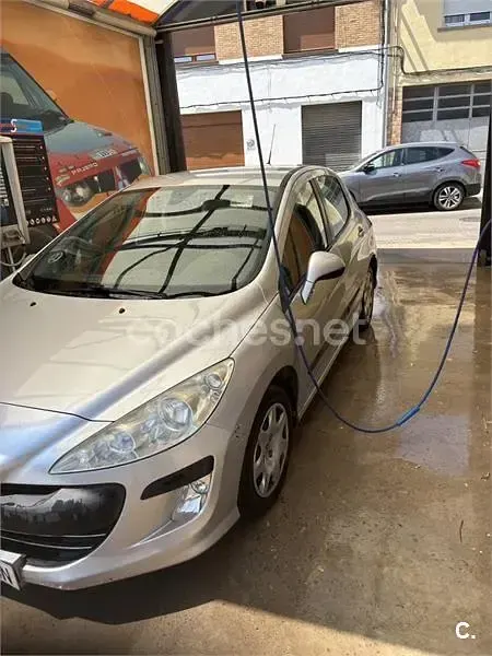 Usado Peugeot 308 Business-Line 92 CV (67 kW) 2011 Gris / plata Berlina