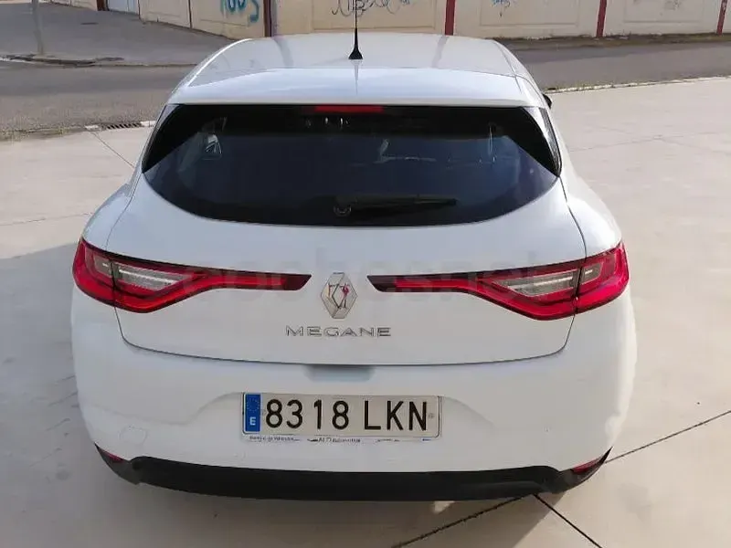 Usado Renault Mégane IV Bose Edition 115 CV (84 kW) 2020 Blanco Berlina