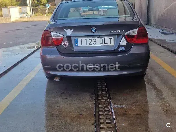 Usado BMW 320 163 CV (119 kW) 2005 Gris / plata Berlina